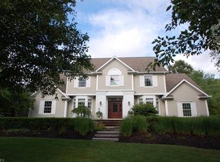 71 Blackberry Dr, Hudson, OH 44236
