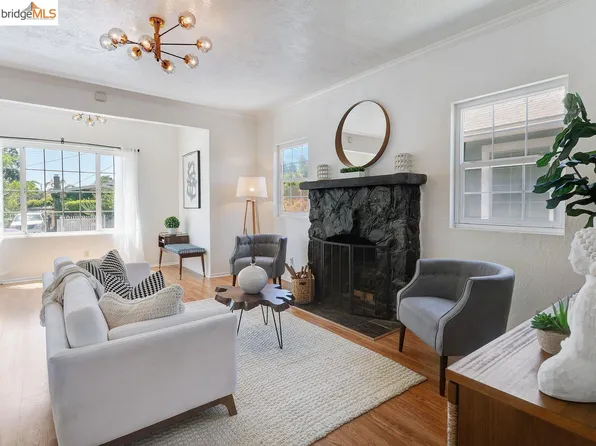 5056 Congress Ave, Oakland, CA 94601