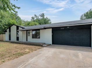 14510 Mockingbird Ln, Sand Springs, OK 74063