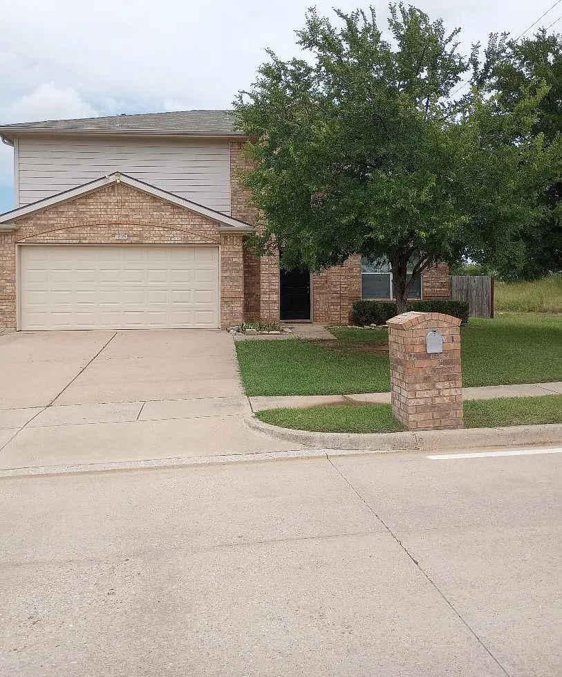 1825 Crested Butte Dr — Photo 1