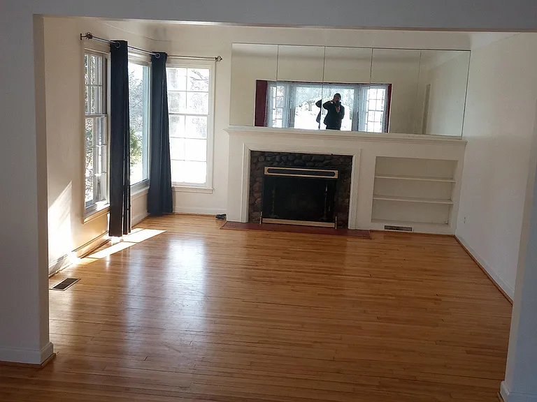 12409 Lake Street Ext — Photo 6
