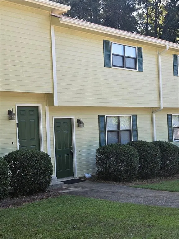 2 bed, 1.5 bath, 1240 sqft, $1,475 — Photo 1