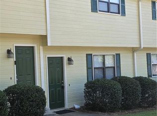 8492 Pineland Dr, Jonesboro, GA 30238