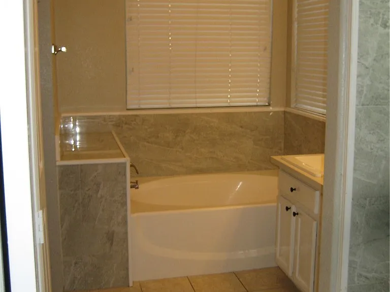875 Hollandsworth Ave — Photo 12