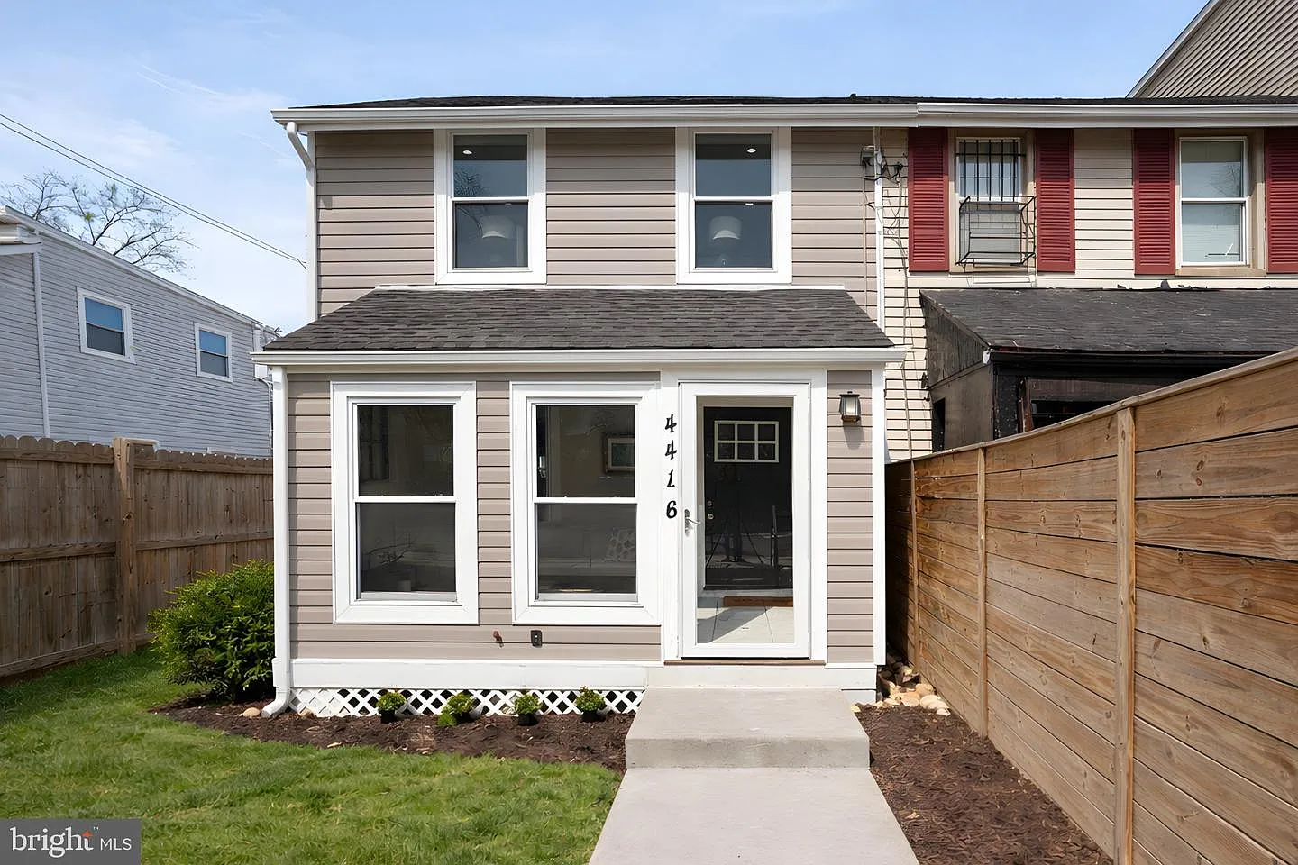 4416 Gault Pl NE photo 1