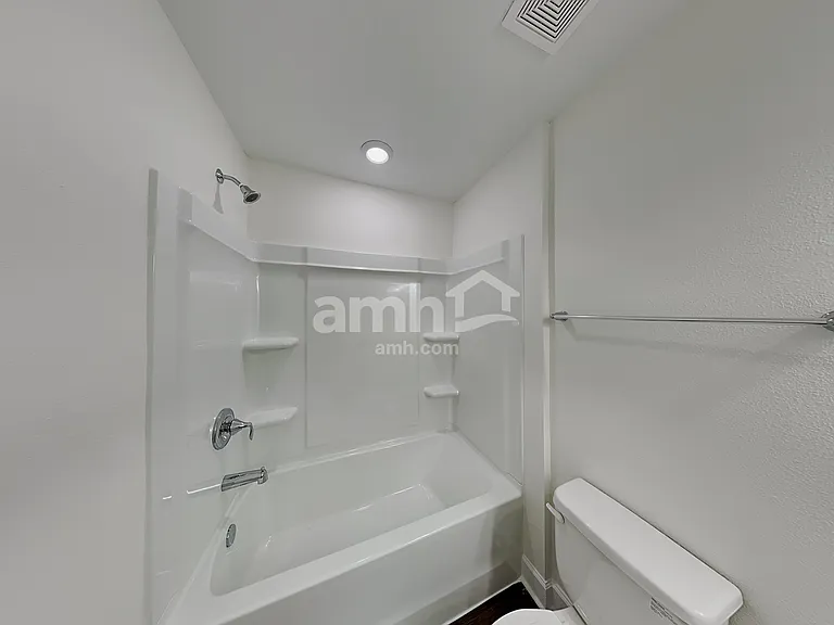 1018 Walden Pond Dr — Photo 23
