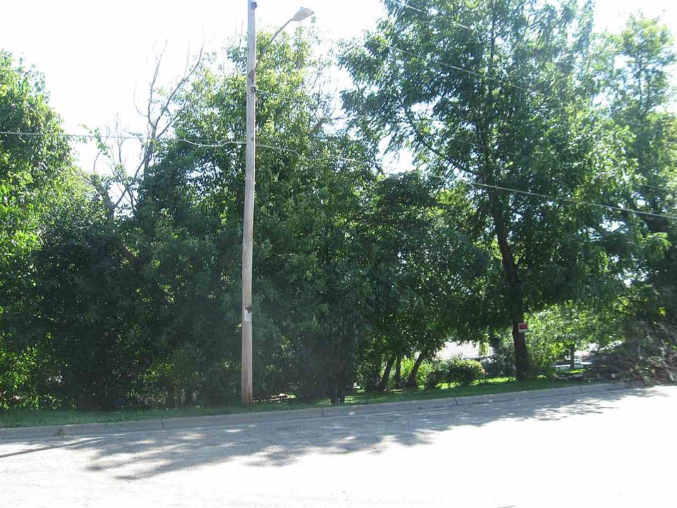 2nd image of 713 View Ct