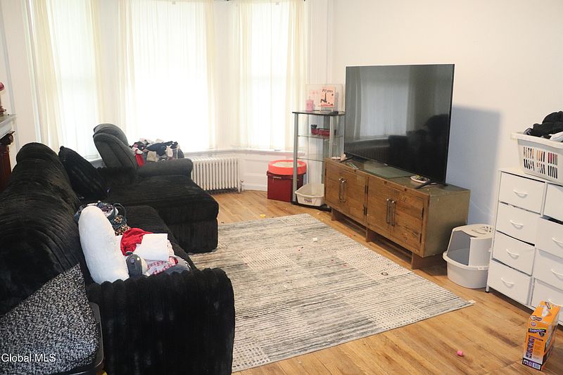 2nd image of 130 5th Avenue