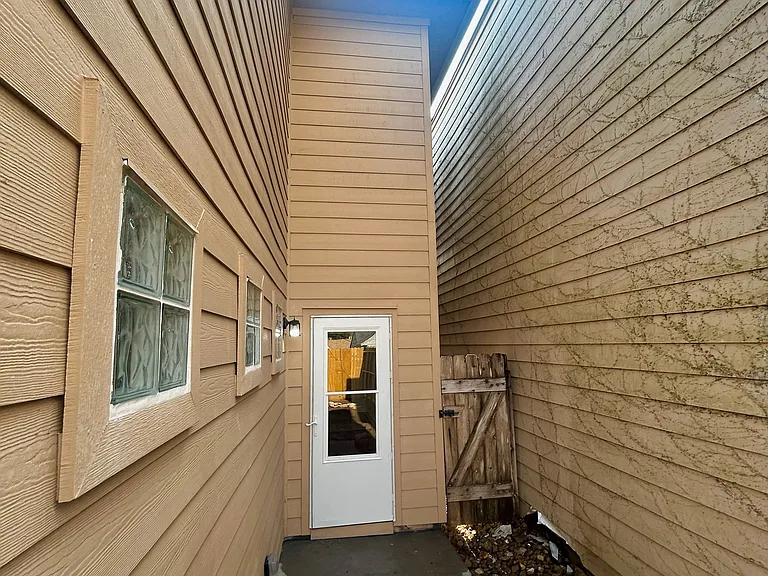 5127 Oasis Park — Photo 35