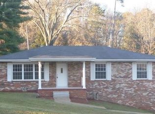 223 Callan Dr, Rossville, GA 30741