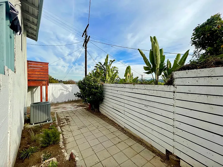 6512 Aldama St — Photo 20