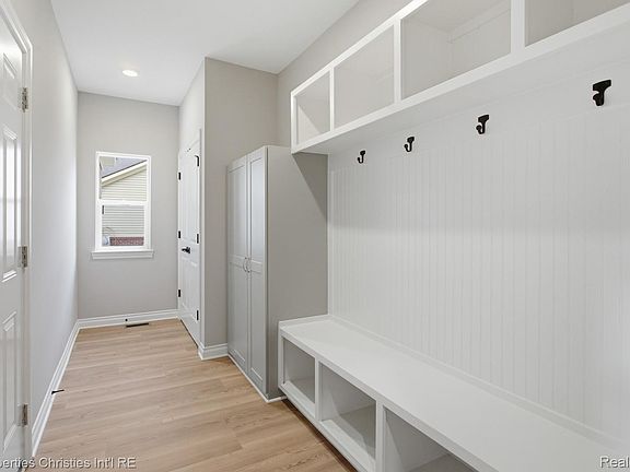 3rd image of 23397 Crescent Ridge Dr