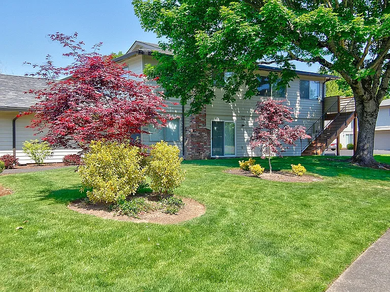 2897 NE Rene Ave — Photo 9