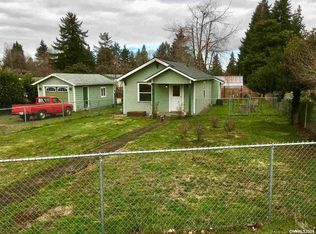 915 Oak St, Silverton, OR 97381