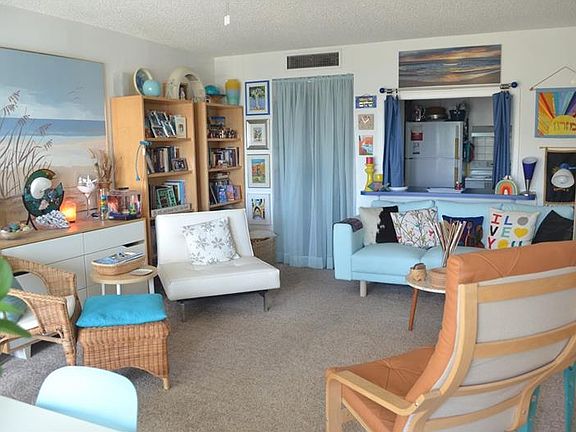 5th image of 4550 Cove Cir APT 205