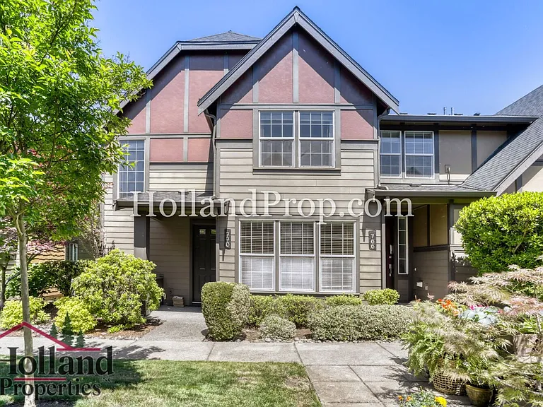 770 NE 72nd Ave — Photo 2