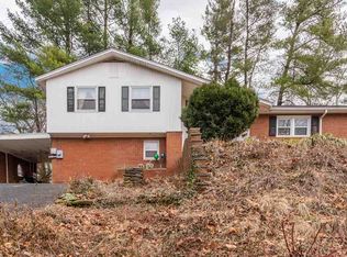 327 Old Greenville Rd, Staunton, VA 24401