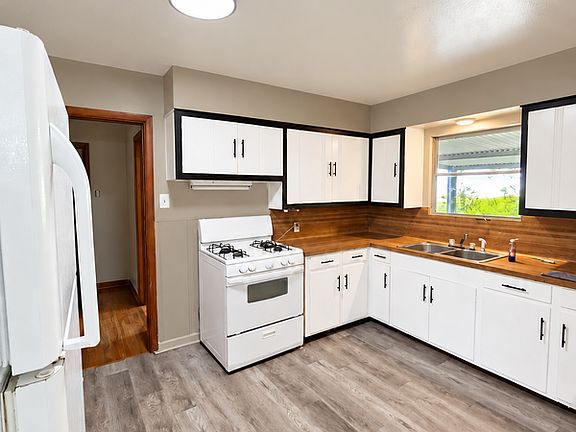 3rd image of 5220 Avenue A