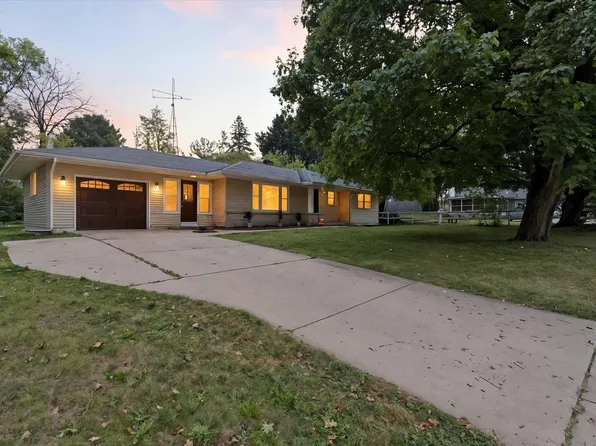 438 Green Hill Dr, Milton, WI 53563