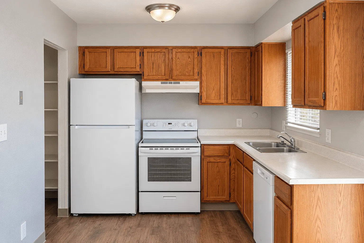 Mountain Terrace Apartments — Photo 2