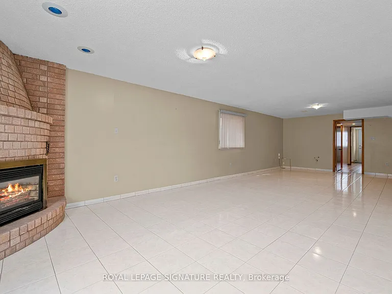 5 Acacia Ave — Photo 35