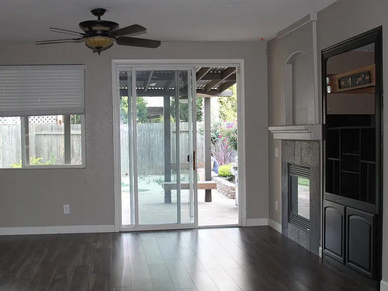 5404 Friesian Way — Photo 12
