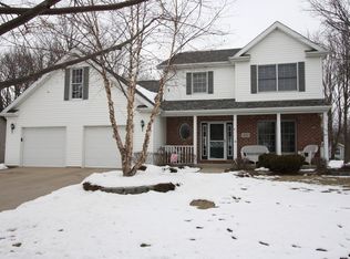 415 Rivers Edge Dr, Minooka, IL 60447