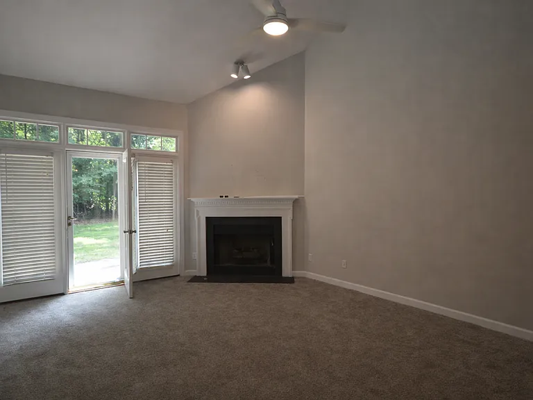 3319 Philmont Dr — Photo 7