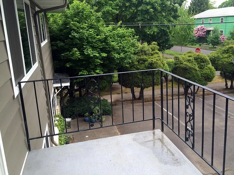 2173 NE Wasco St #2 — Photo 5