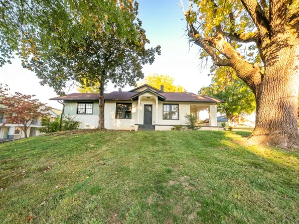 44 N Main St, Lexington, TN 38351