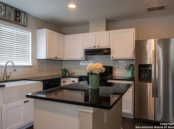 3rd image of 10136 Del Lago Ct