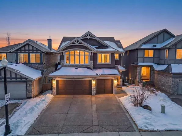 122 N Springbluff Blvd SW, Calgary, AB T3H 4V3