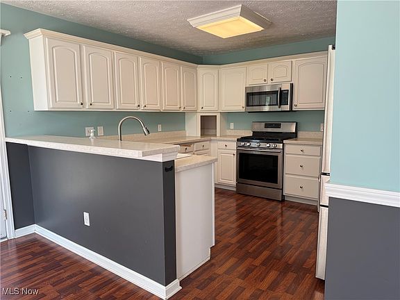 5th image of 440 Ravenglass Blvd