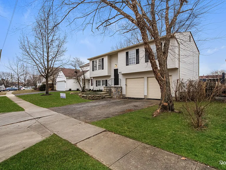 6883 Bennell Dr — Photo 2