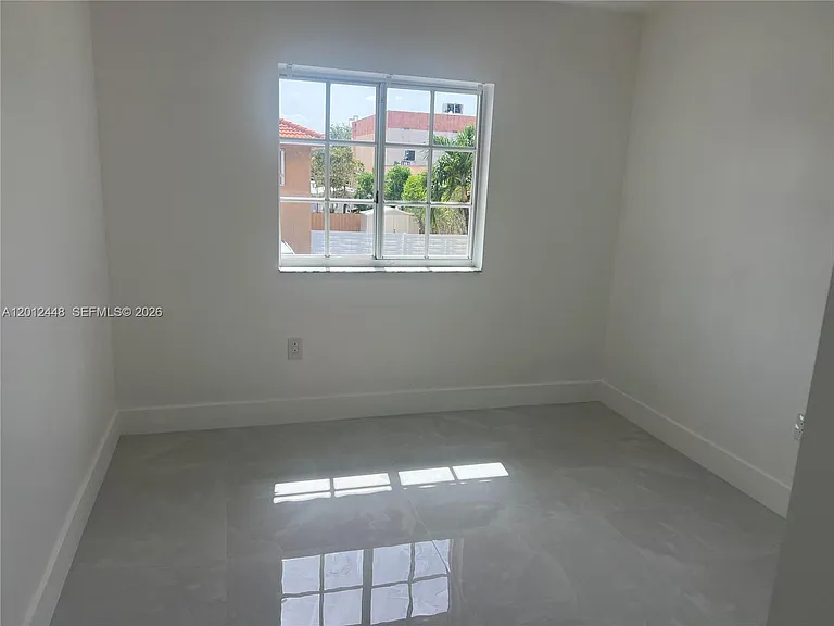 2425 W 76th St #207 — Photo 12
