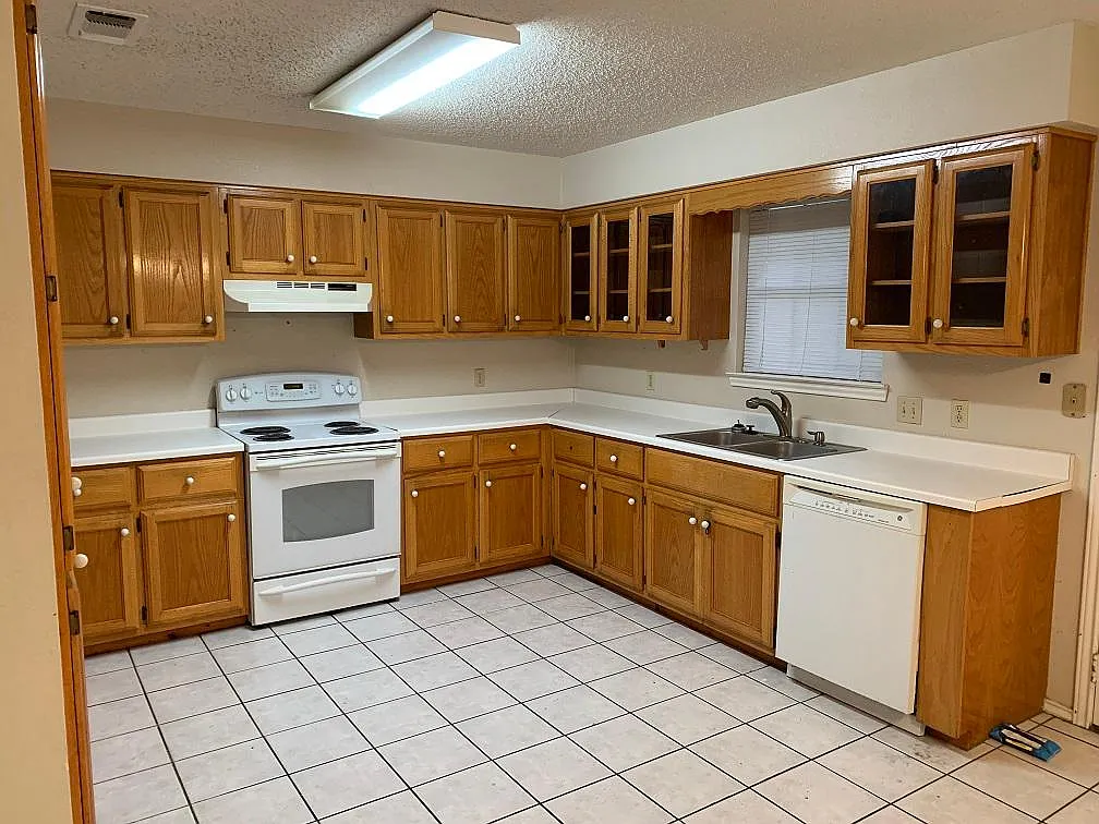 3 bed, 1572 sqft, $1,750 — Photo 4