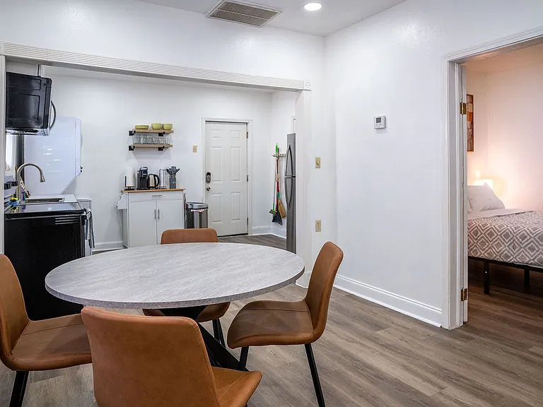 745 4th St #1B — Photo 8