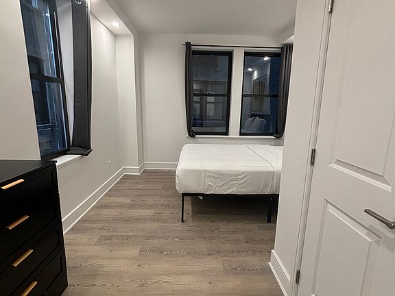 4th image of 45 W 81st St #7I