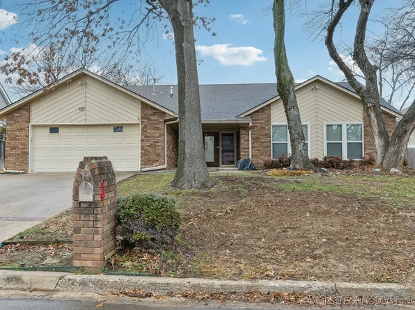 6307 E 78th Pl, Tulsa, OK 74136