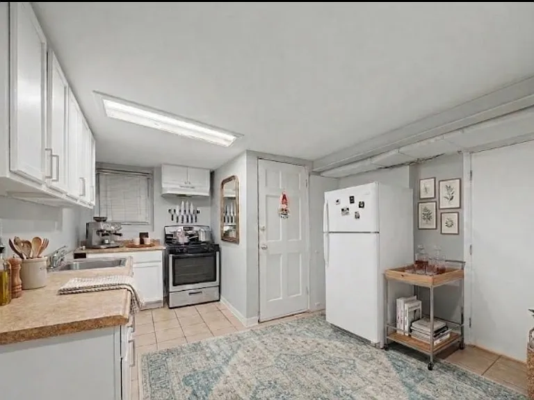 2206 N Kostner Ave #B — Photo 5