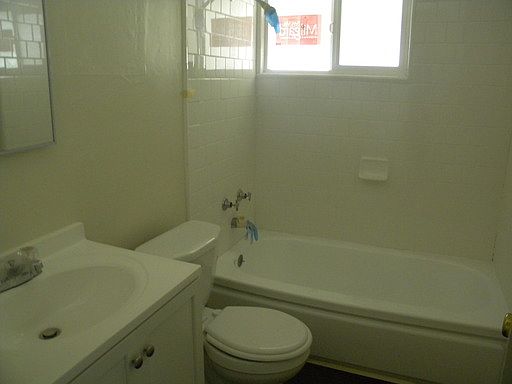 4th image of 3543 Dayton St