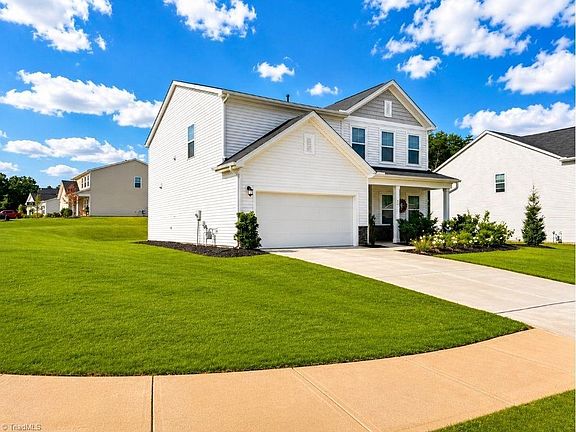 5th image of 141 Cremello Dr