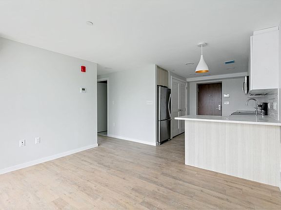 5th image of 10 Soden St #402