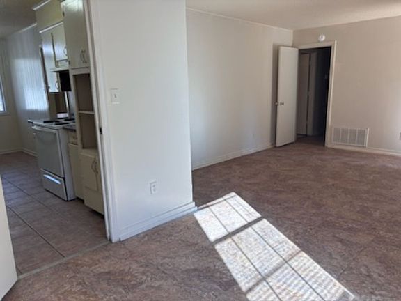2nd image of 1456 Glouchester Dr