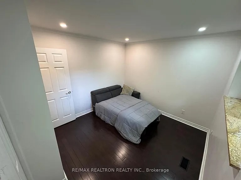 93 Aurora Heights Dr — Photo 7