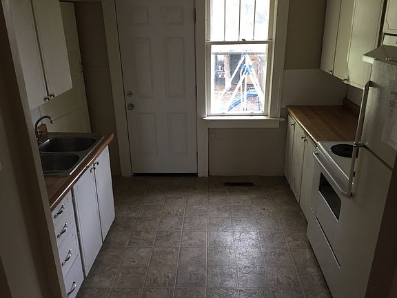 3rd image of 1545 Cameron St