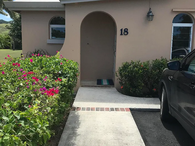 18 Southgate Est — Photo 3