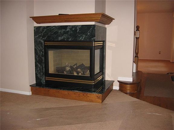 3rd image of 705 Moonstone Dr