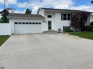 1704 Sioux St, Burlington, IA 52601