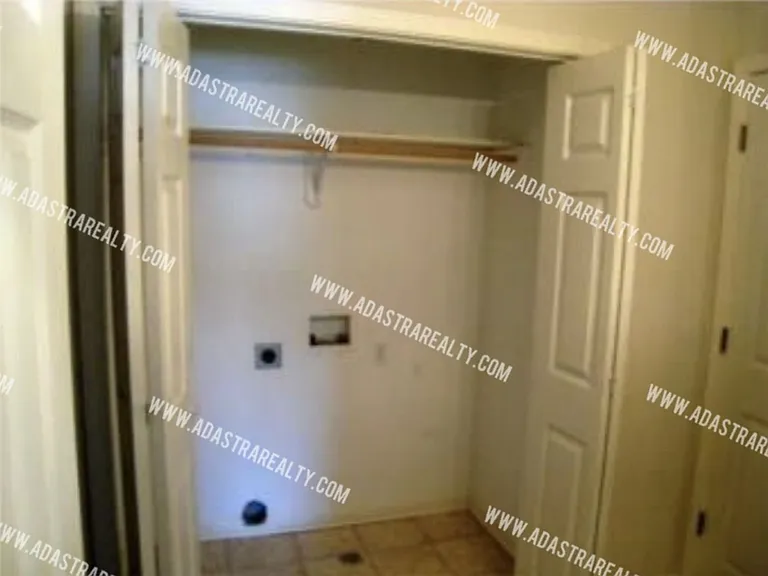 306 N 9th St #D — Photo 10